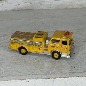2002 Corgi Fire Heroes JERSEY CITY FIRE MACK CF PUMPER Showcase Edition 1/43 VGC